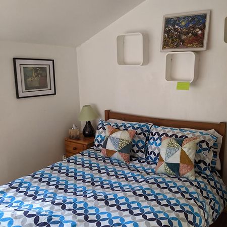 Central And Peaceful Room With Your Own Bathroom لندن المظهر الخارجي الصورة